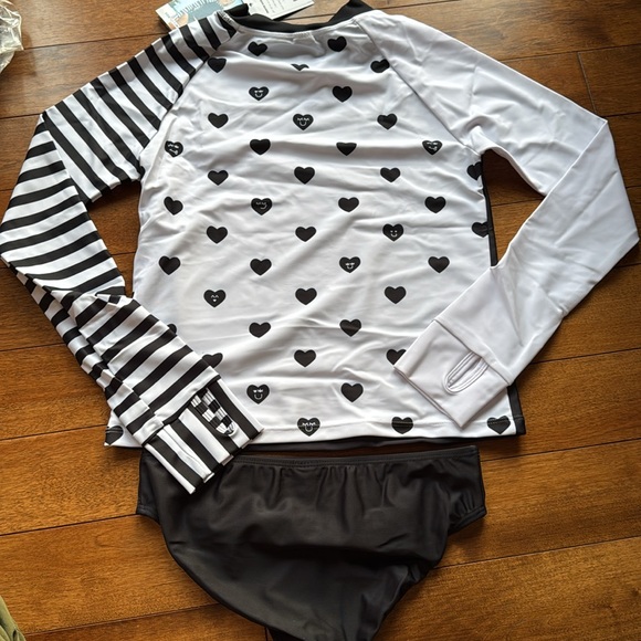 Limeapple Love Hearts Rashguard Set - Picture 2 of 3